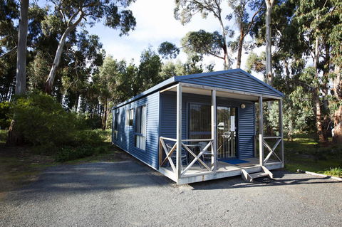 Seven Mile Beach Cabin And Caravan Park - Accommodation Sunshine Coast 2
