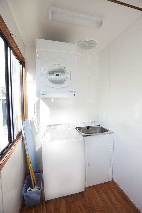 Seven Mile Beach Cabin And Caravan Park - Accommodation Sunshine Coast 5