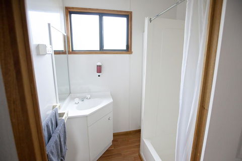 Seven Mile Beach Cabin And Caravan Park - Accommodation Sunshine Coast 10