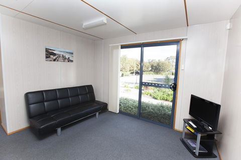 Seven Mile Beach Cabin And Caravan Park - Accommodation Sunshine Coast 18