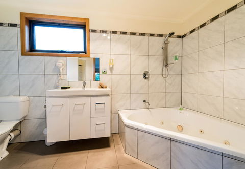 Driftwood Strahan Villas - Accommodation Sunshine Coast 0