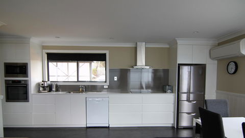 SEA EAGLE COTTAGE Amazing Views Of Bay Of Fires - Accommodation Sunshine Coast 7