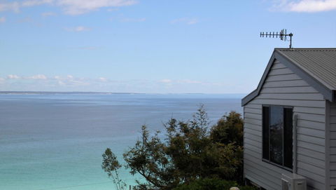 SEA EAGLE COTTAGE Amazing Views Of Bay Of Fires - Accommodation Sunshine Coast 15