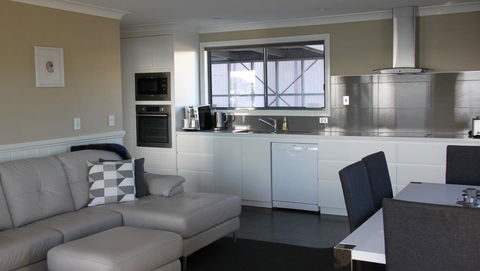 SEA EAGLE COTTAGE Amazing Views Of Bay Of Fires - Accommodation Sunshine Coast 23