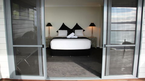 SEA EAGLE COTTAGE Amazing Views Of Bay Of Fires - Accommodation Sunshine Coast 8