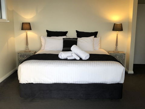 SEA EAGLE COTTAGE Amazing Views Of Bay Of Fires - Accommodation Sunshine Coast 4