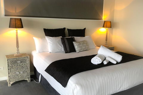 SEA EAGLE COTTAGE Amazing Views Of Bay Of Fires - Accommodation Sunshine Coast 2