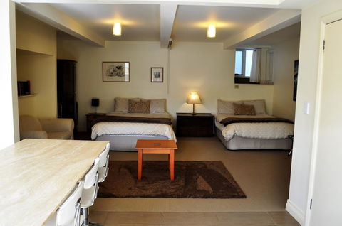 Belton Apartments-Hedge Cottage - Accommodation Sunshine Coast 8