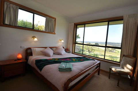 Plovers Ridge Country Retreat - Accommodation Sunshine Coast 1