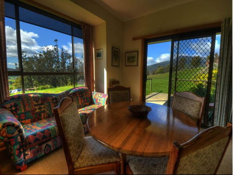 Plovers Ridge Country Retreat - Accommodation Sunshine Coast 5