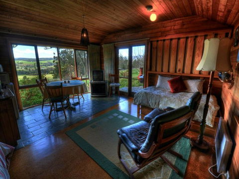 Plovers Ridge Country Retreat - Accommodation Sunshine Coast 9