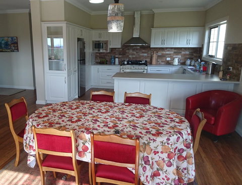 Mountain Blue Guest House - Accommodation Sunshine Coast 20