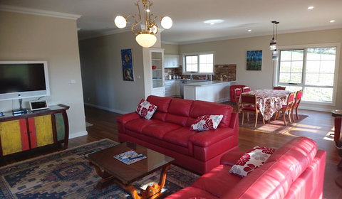 Mountain Blue Guest House - Accommodation Sunshine Coast 6