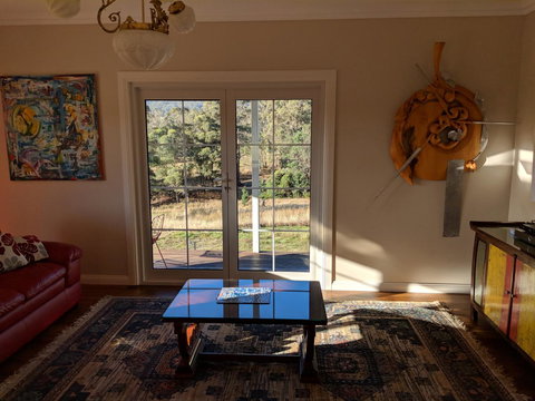 Mountain Blue Guest House - Accommodation Sunshine Coast 4