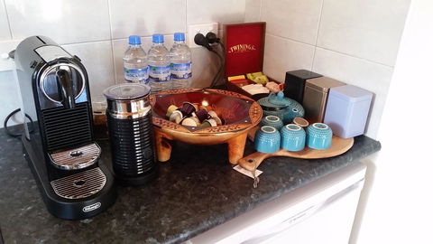 Four Seasons Waterfront Villas - Accommodation Sunshine Coast 3