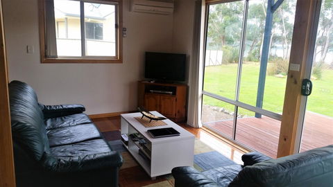 Four Seasons Waterfront Villas - Accommodation Sunshine Coast 31