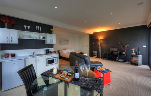 Sheer Pleasure Accommodation - Accommodation Sunshine Coast 0