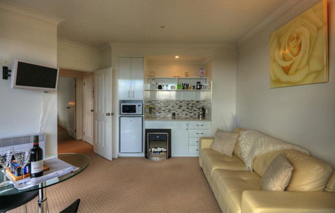 Sheer Pleasure Accommodation - Accommodation Sunshine Coast 3