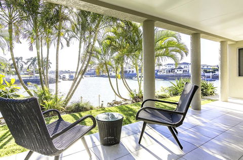 NewPort Dream Quiet Island - No Party - Accommodation Sunshine Coast 1