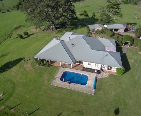 Newyan @ Maleny - Accommodation Sunshine Coast 0