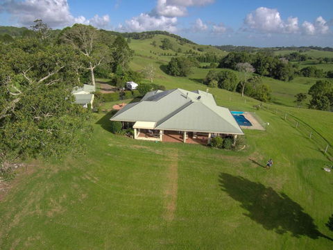 Newyan @ Maleny - Accommodation Sunshine Coast 1
