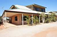 Ningaloo Breeze Villa 4 - 3 Bedroom Fully Self-Contained Holiday Accommodation