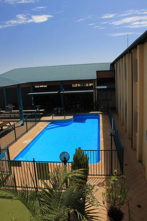 Ningaloo Coral Bay Backpackers - Accommodation Sunshine Coast 3