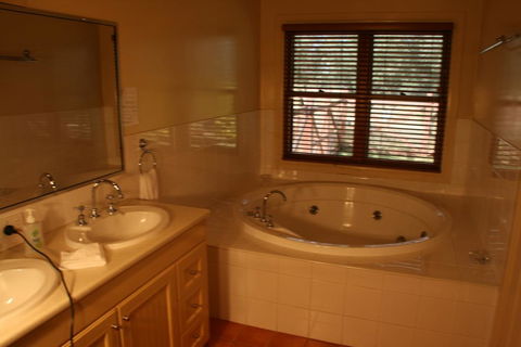 Nirvana Vista Estate - Accommodation Sunshine Coast 2