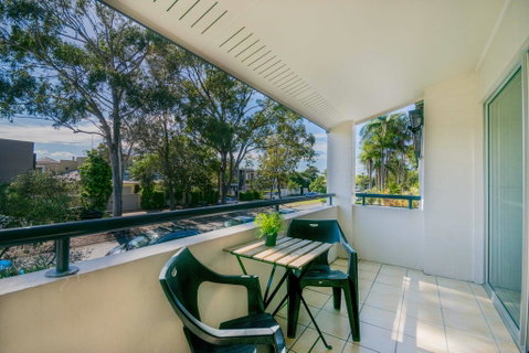 Noosa Parade Holiday Inn - Accommodation Sunshine Coast 1