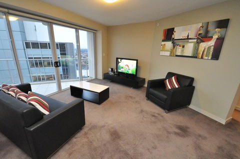 North Sydney Fully Self Contained Modern 2 Bed Apartment (2207BER) - Accommodation Sunshine Coast 1
