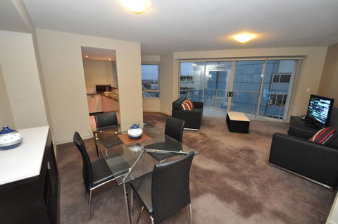 North Sydney Fully Self Contained Modern 2 Bed Apartment (2207BER) - Accommodation Sunshine Coast 0