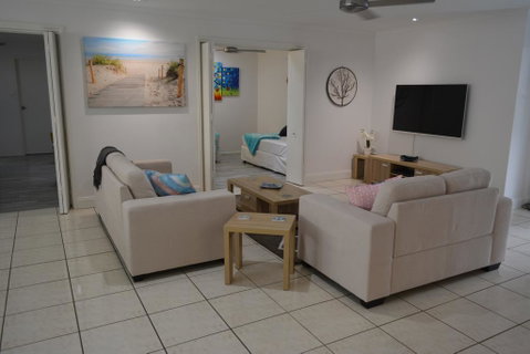 Oasis On Nautilus - Accommodation Sunshine Coast 1