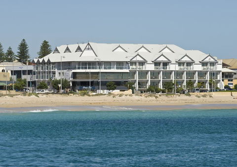 Ocean Centre Hotel - Accommodation Sunshine Coast 0
