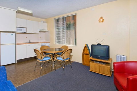 Ocean Court 1 13 Lord Street - Accommodation Sunshine Coast 3