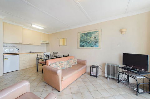 Ocean Court 8 13 Lord Street - Accommodation Sunshine Coast 3