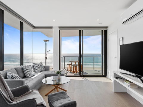 Ocean Views Apartment With Rooftop Pool - Accommodation Sunshine Coast 0