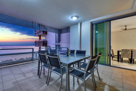 Oceana Darwin Central Oceanfront 3 Bedroom 2 Lounge Room Pool Gym Tennis Court Sleeps 9 - Accommodation Sunshine Coast 2