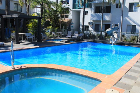 Oceanside Hawks Nest - Accommodation Sunshine Coast 0