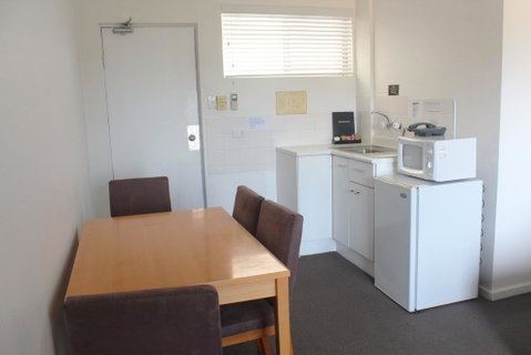 Oceanside Hawks Nest - Accommodation Sunshine Coast 2