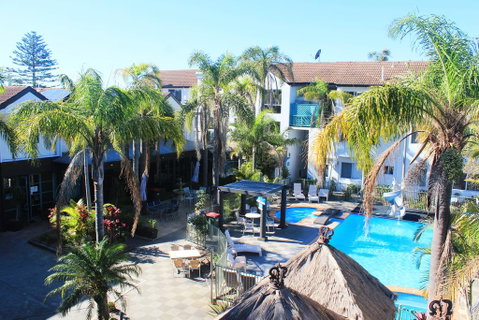 Oceanside Hawks Nest - Accommodation Sunshine Coast 1