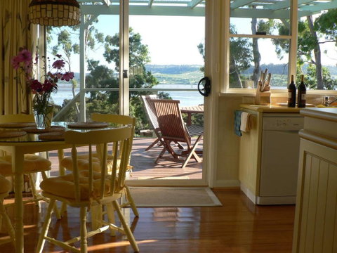 Olive's Cottage - Accommodation Sunshine Coast 0