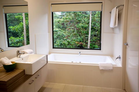 On Obi Maleny - Accommodation Sunshine Coast 0