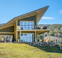 On the Huon River - Accommodation Sunshine Coast