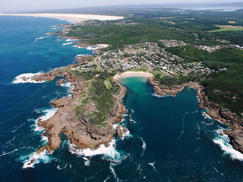 Orana Beach Holiday Home At Boat Habour - Accommodation Sunshine Coast 2