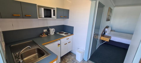 Oscar Motel - Accommodation Sunshine Coast 2