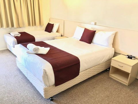 OVERLANDER MOTOR LODGE - Accommodation Sunshine Coast 1