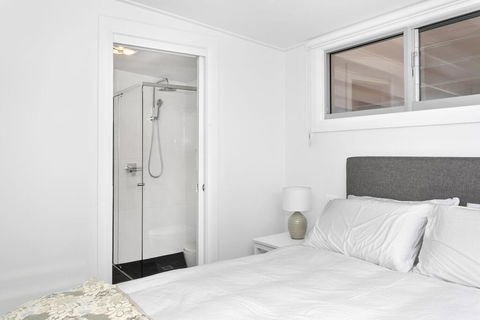 Pa's Beach House - Apartment 1 - Accommodation Sunshine Coast 2