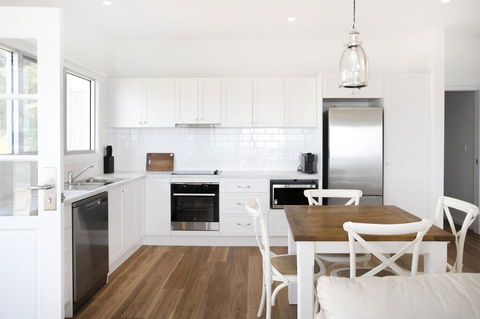 Pa's Beach House - Apartment 2 - Accommodation Sunshine Coast 1