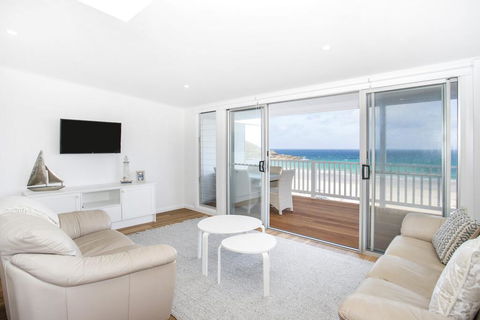 Pa's Beach House - Apartment 2 - Accommodation Sunshine Coast 2