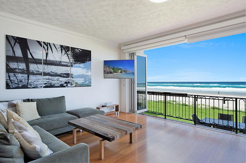 Palm Beach Beachfront Townhouse - Accommodation Sunshine Coast 1